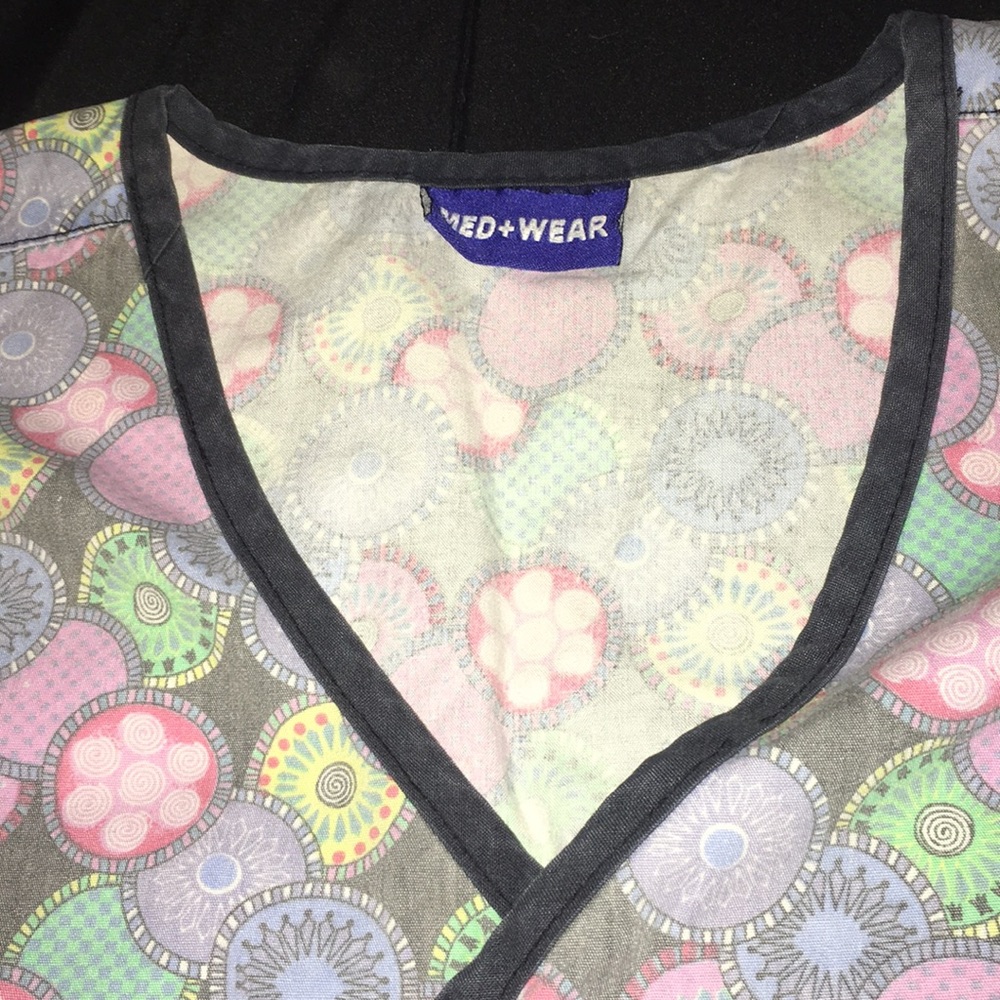 Scrub top - Picture 2 of 5